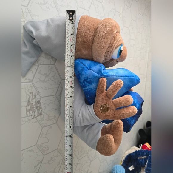 Retro E.T. Extra Terrestrial Universal Studios Parks Plush with Pillow Nightgown - Picture 9 of 9